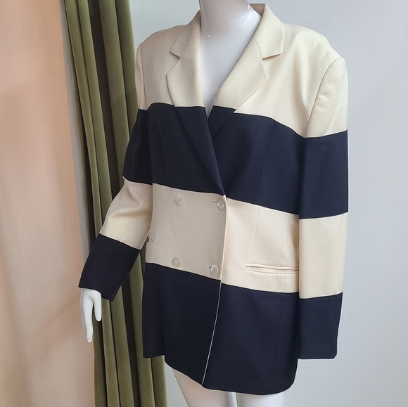 Escada Jacket - Picture 15 of 15